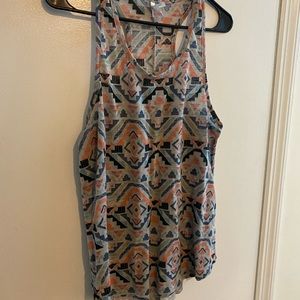Sleeveless geometric print tank top